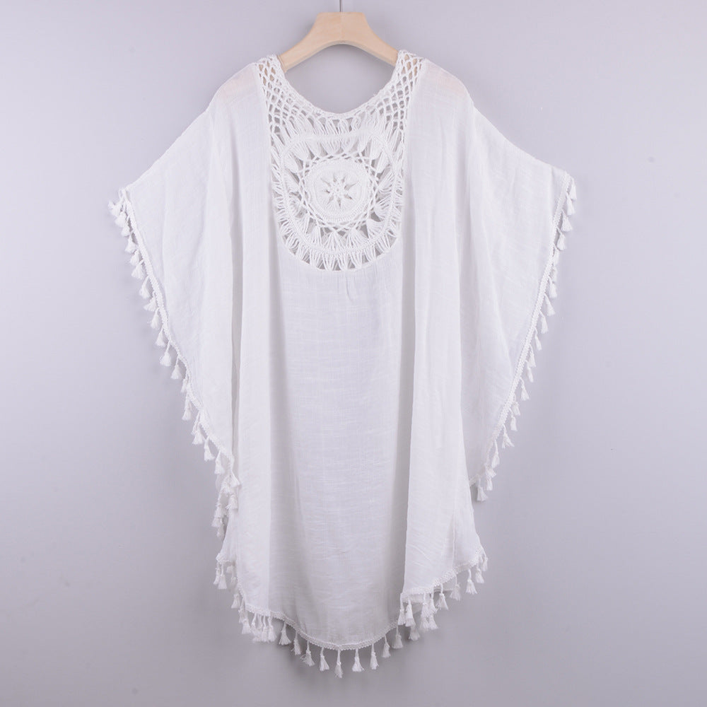 Winddichtes Strandkleid mit schulterfreiem Schnitt und losen Quasten