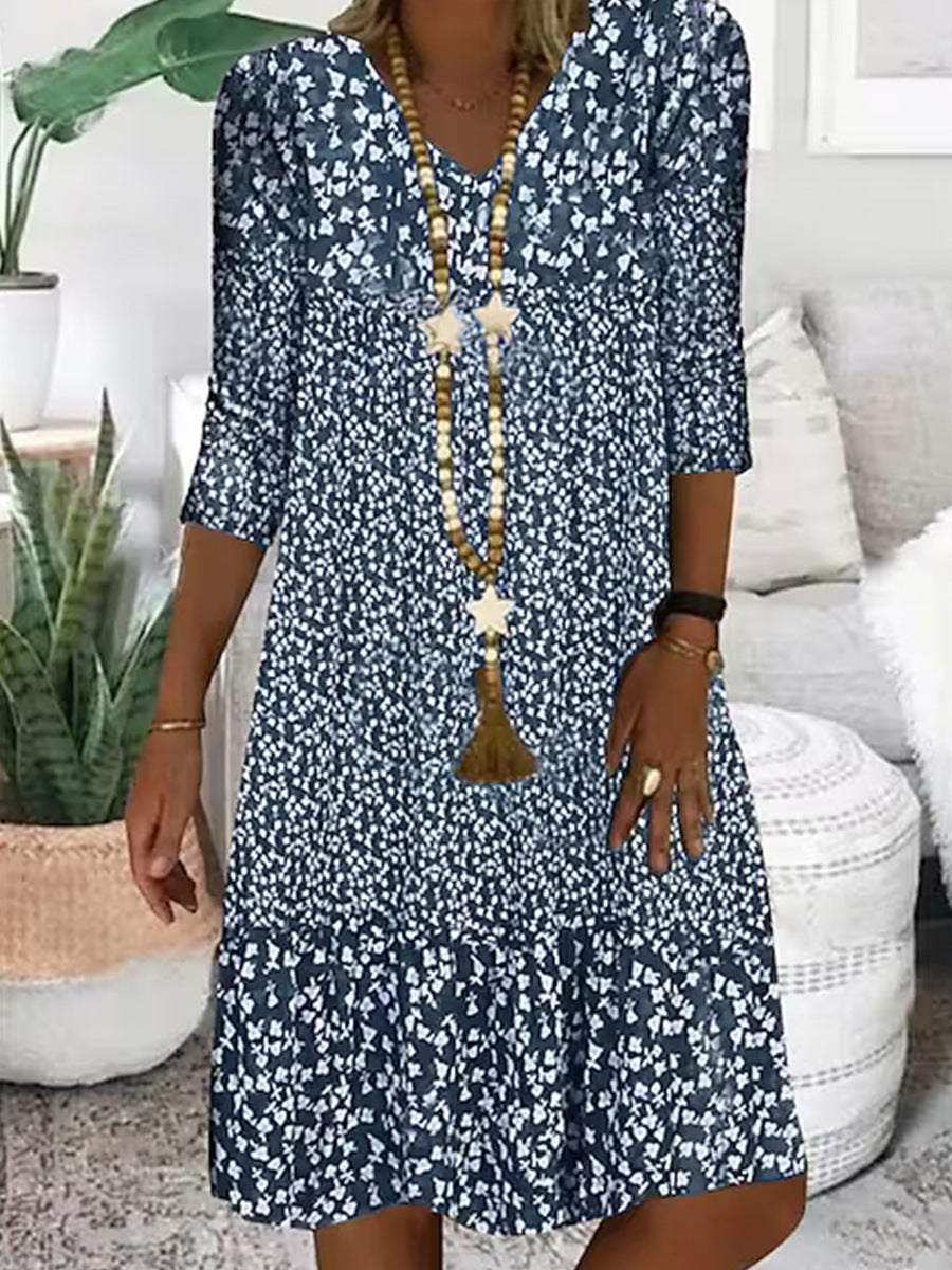 Mittellanges Kleid mit mittellangen Ärmeln und V-Ausschnitt